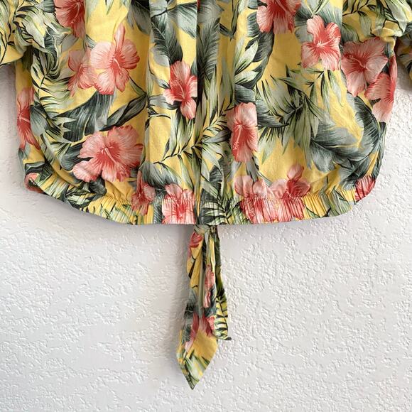 American Eagle Hawaiian Yellow Floral Print Tie-Front Short Sleeve Top‎ - Picture 5 of 8